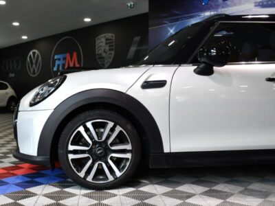 Mini Cooper Restylé 1.5 Turbo 136 BVA GPS Lumière D’ambiance Régulateur Car Play Semi Cuir JA 17