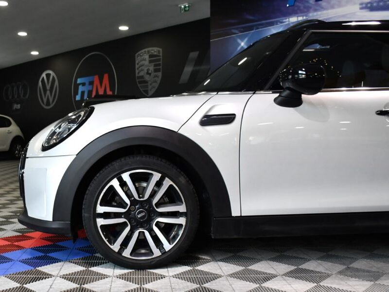 Mini Cooper Restylé 1.5 Turbo 136 BVA GPS Lumière D’ambiance Régulateur Car Play Semi Cuir JA 17