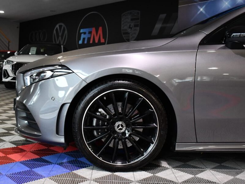 Mercedes Benz Classe A220 AMG Line 2.0 190 BVA GPS Pro TO M-Bux Burmester Caméra AV + AR Multibeam JA 19