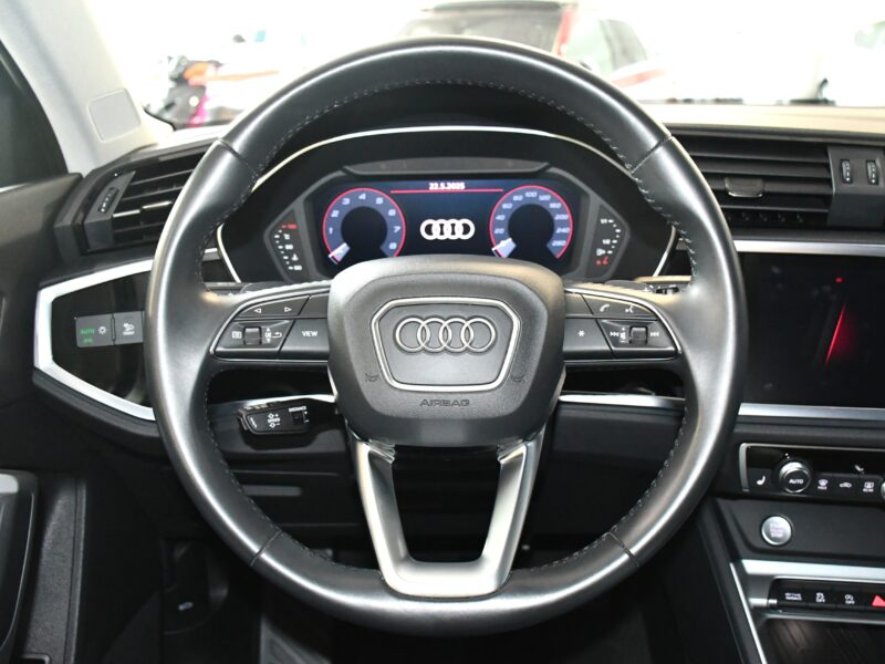 Audi Q3 Sportback S-Line Design Luxe 35 TFSI 150 S-Tronic GPS Virtual ACC Attelage Hayon LED Pré Sense Lane JA 19 Audi Sport