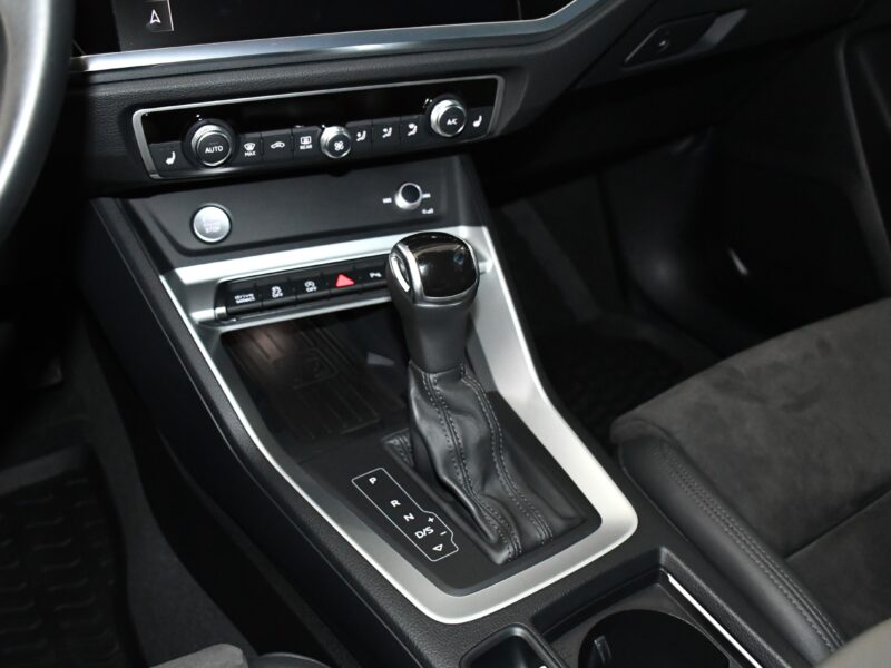 Audi Q3 Sportback S-Line Design Luxe 35 TFSI 150 S-Tronic GPS Virtual ACC Attelage Hayon LED Pré Sense Lane JA 19 Audi Sport