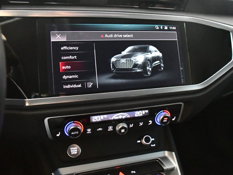 Audi Q3 Sportback S-Line Design Luxe 35 TFSI 150 S-Tronic GPS Virtual ACC Attelage Hayon LED Pré Sense Lane JA 19 Audi Sport
