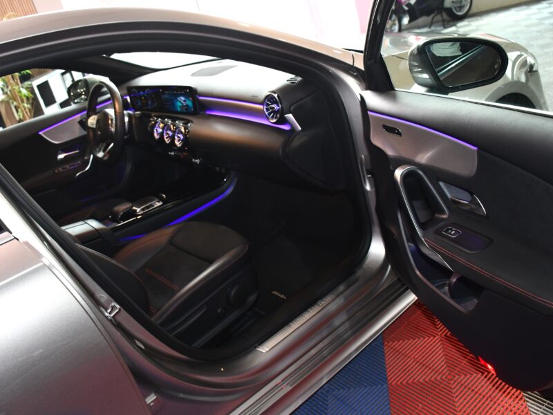 Mercedes Benz Classe A 220 AMG Line 2.0 190 BVA GPS Pro M-Bux Caméra Car Play Lumière D’Ambiance Burmester Multibeam JA 18