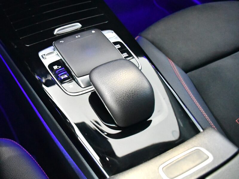 Mercedes Benz Classe A 220 AMG Line 2.0 190 BVA GPS Pro M-Bux Caméra Car Play Lumière D’Ambiance Burmester Multibeam JA 18