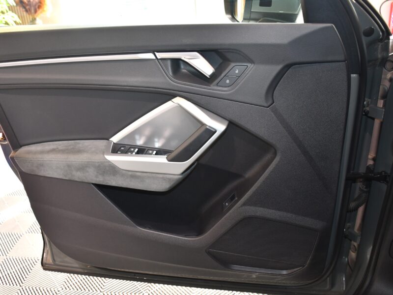 Audi Q3 Sportback S-Line Design Luxe 35 TDI 150 S-Tronic GPS Vebasto Virtuyal Hayon Attelage LED Caméra ACC Pré Sense JA 19