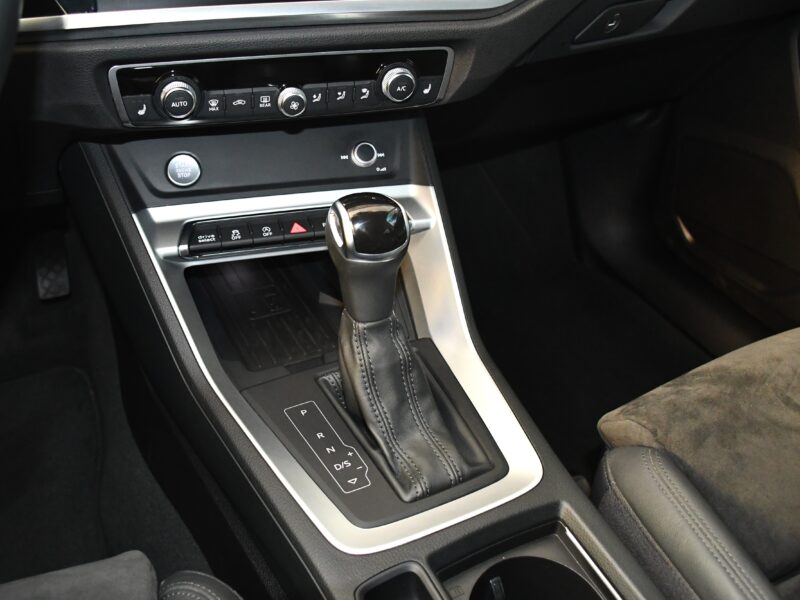 Audi Q3 Sportback S-Line Design Luxe 35 TDI 150 S-Tronic GPS Vebasto Virtuyal Hayon Attelage LED Caméra ACC Pré Sense JA 19