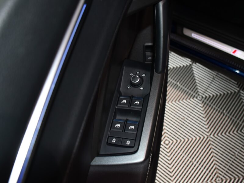 Audi Q3 S-Line 35 TDI 150 S-Tronic GPS Virtual Hayon Attelage Caméra ACC Car Play LED JA 20