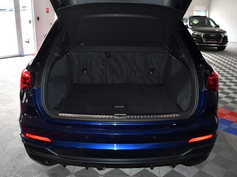 Audi Q3 S-Line 35 TDI 150 S-Tronic GPS Virtual Hayon Attelage Caméra ACC Car Play LED JA 20