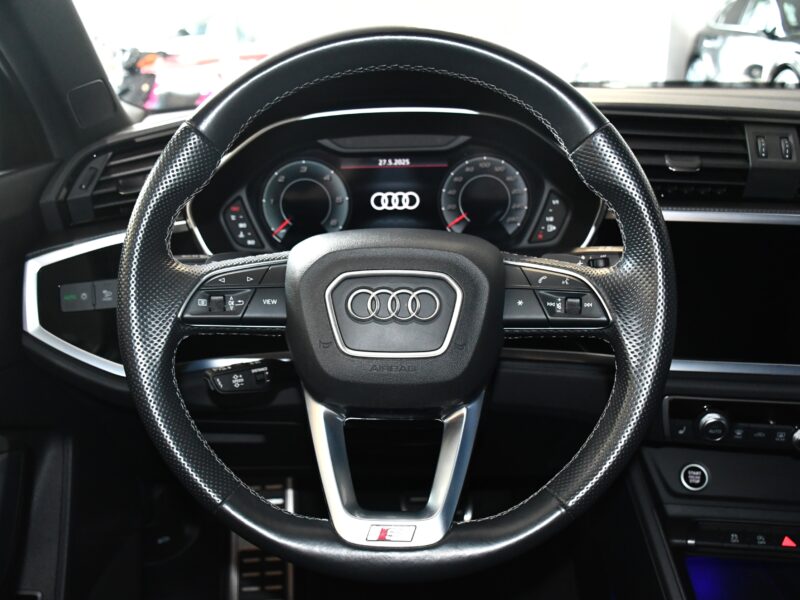 Audi Q3 S-Line 35 TDI 150 S-Tronic GPS Virtual Hayon Attelage Caméra ACC Car Play LED JA 20