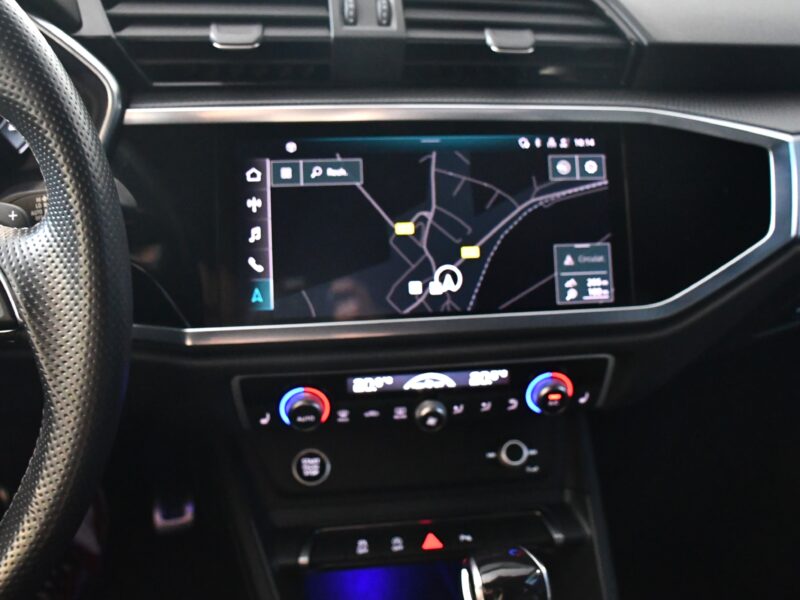 Audi Q3 S-Line 35 TDI 150 S-Tronic GPS Virtual Hayon Attelage Caméra ACC Car Play LED JA 20