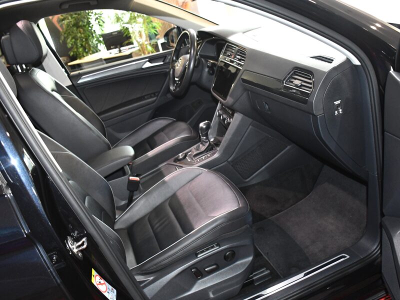 Volkswagen Tiguan R-Line Carat Exclusive 2.0 TDI 190 DSG 4Motion GPS Pro ACC DCC Virtual Attelage Caméra Vebasto Front Lane JA 19
