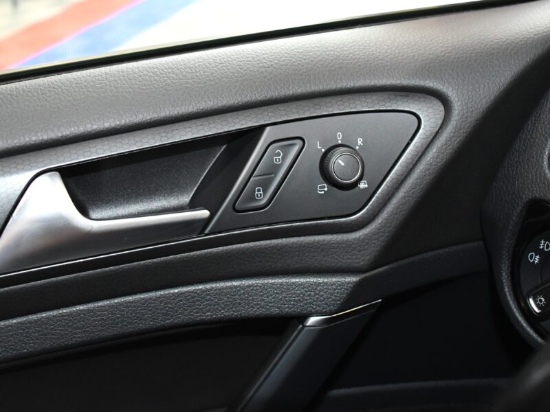 Volkswagen Golf 7 GTI Performance 2.0 TSI 245 DSG GPS Pro Dynaudio ACC DCC Cuir Car Play Front Lane JA 19