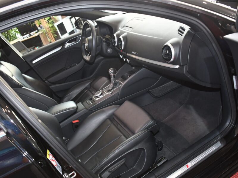 Audi A3 Sportback S-Line 40 TFSI 190 S-Tronic GPS Virtual Régulateur Cuir TO Drive JA 18
