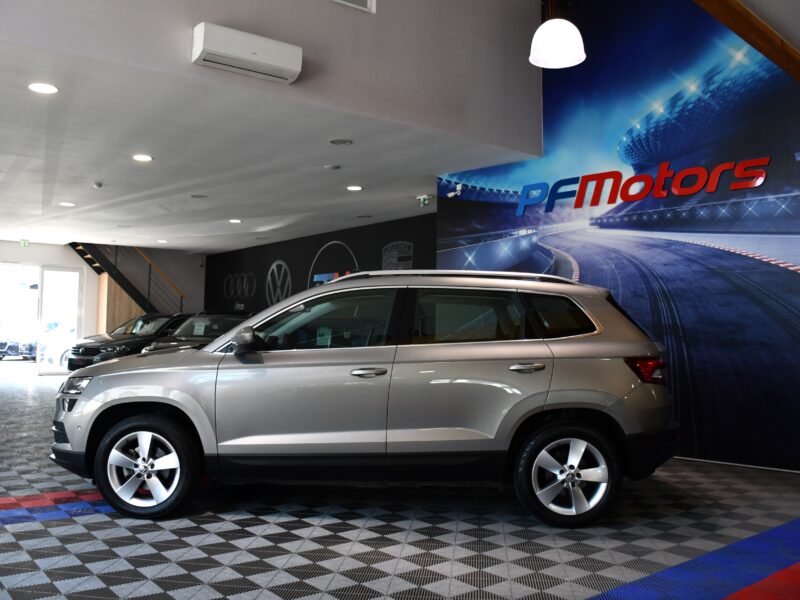 Skoda Karoq Style 1.5 TSI 150 DSG GPS TO Caméra Cuir Parc Assist Hayon Attelage Régulateur Smartlink JA 17