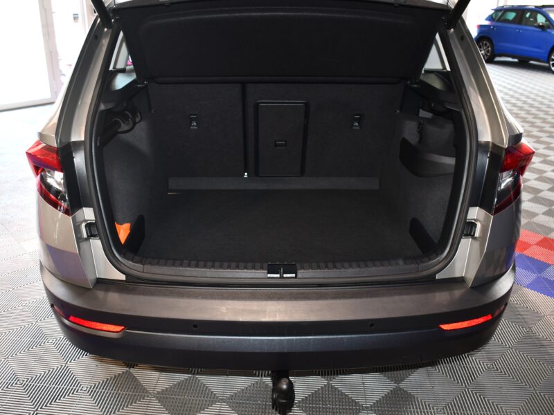 Skoda Karoq Style 1.5 TSI 150 DSG GPS TO Caméra Cuir Parc Assist Hayon Attelage Régulateur Smartlink JA 17