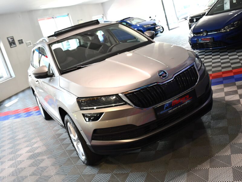 Skoda Karoq Style 1.5 TSI 150 DSG GPS TO Caméra Cuir Parc Assist Hayon Attelage Régulateur Smartlink JA 17