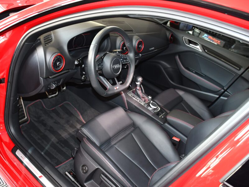 Audi S3 Sportback 2.0 TFSI 300 Quattro S-Tronic GPS Virtual Sièges Baquet TO Parc Assist Carbone JA 18