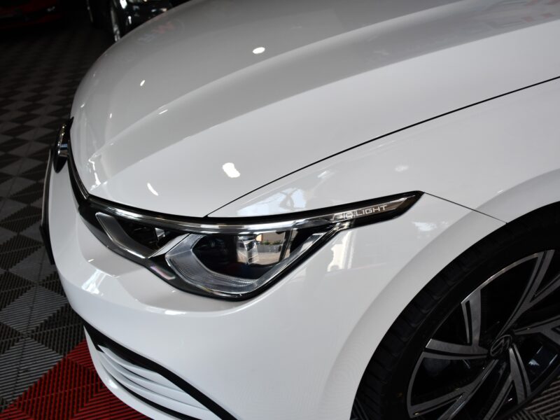 Volkswagen Golf 8 Life 1.5 TSI 150 BVM6 GPS Virtual TO IQ Light ACC Tri-Zone Attelage ACC Lane Lumière D’ambiance JA 18