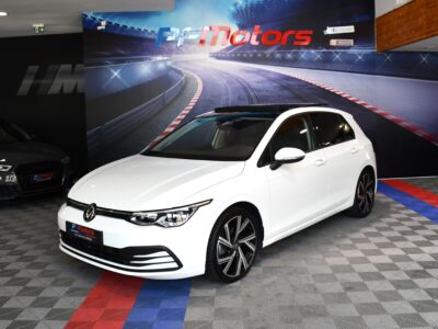 Volkswagen Golf 8 Life 1.5 TSI 150 BVM6 GPS Virtual TO IQ Light ACC Tri-Zone Attelage ACC Lane Lumière D’ambiance JA 18