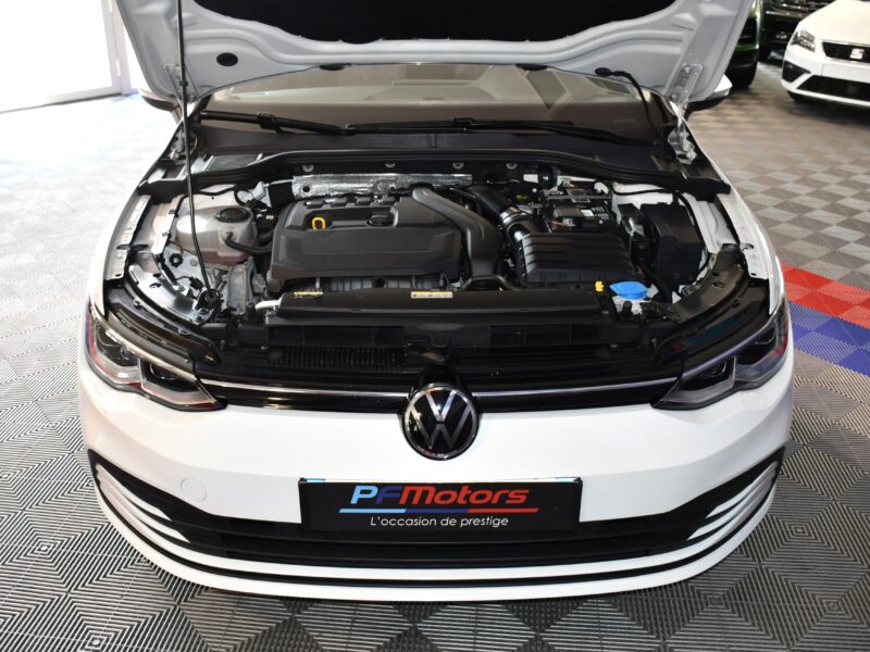 Volkswagen Golf 8 Life 1.5 TSI 150 BVM6 GPS Virtual TO IQ Light ACC Tri-Zone Attelage ACC Lane Lumière D’ambiance JA 18