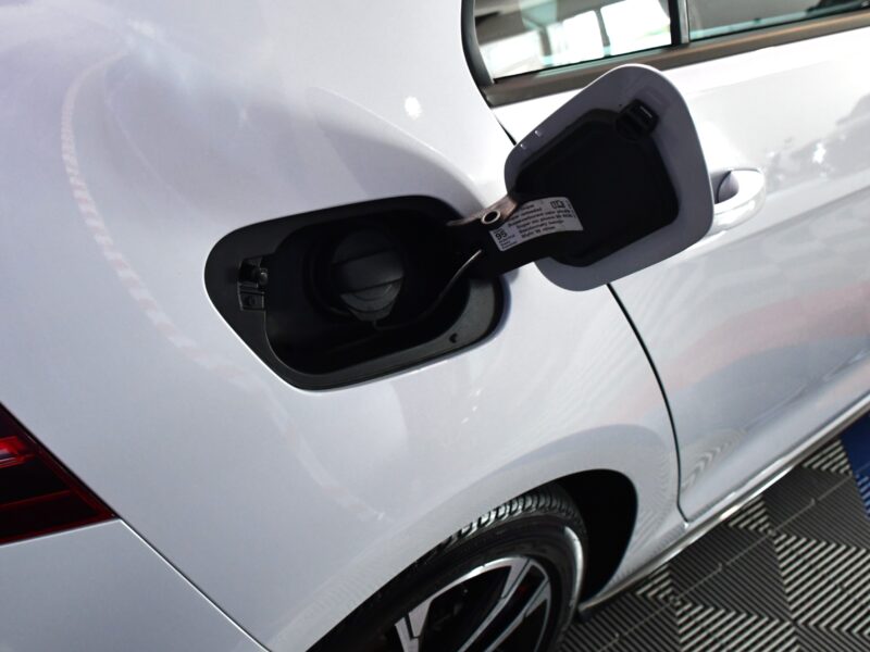 Volkswagen Golf 7 R-Line Carat 1.4 TSI 150 DSG GPS Cuir TO Keyless Dynaudio Front ACC Volant Chauffant JA 17