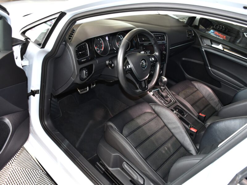 Volkswagen Golf 7 R-Line Carat 1.4 TSI 150 DSG GPS Cuir TO Keyless Dynaudio Front ACC Volant Chauffant JA 17