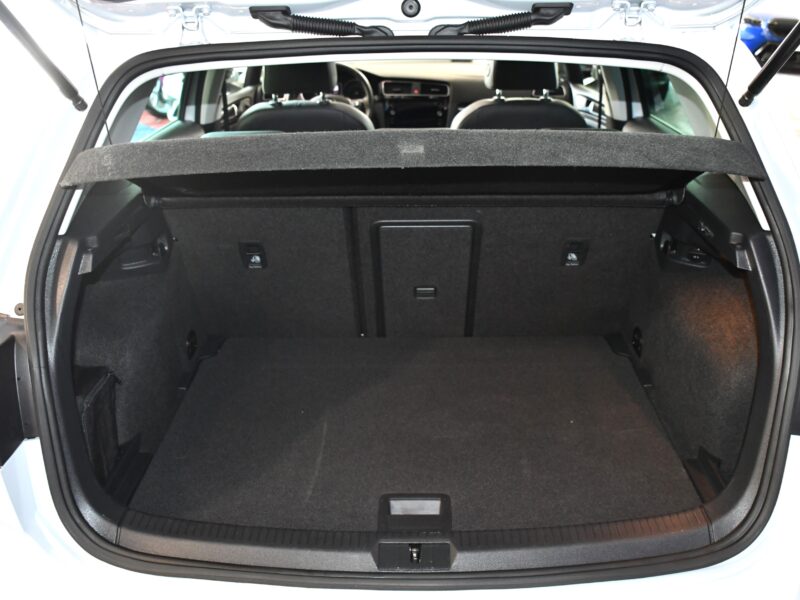 Volkswagen Golf 7 R-Line Carat 1.4 TSI 150 DSG GPS Cuir TO Keyless Dynaudio Front ACC Volant Chauffant JA 17