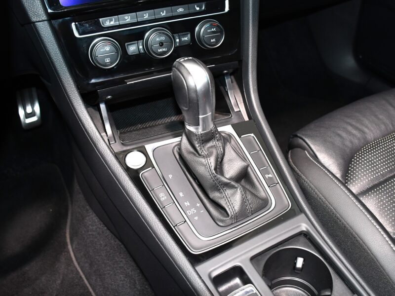 Volkswagen Golf 7 R-Line Carat 1.4 TSI 150 DSG GPS Cuir TO Keyless Dynaudio Front ACC Volant Chauffant JA 17