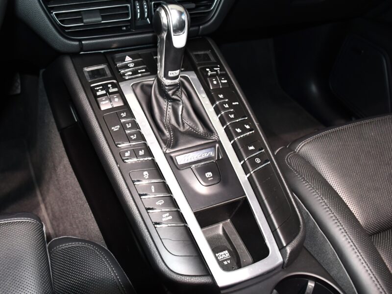 Porsche Macan S 3.0 V6 354 PDK GPS Attelage Suspension Pneumatique Caméra 360 Pack Chrono Vebasto ACC BOSE TO Sièges Ventilés JA 21