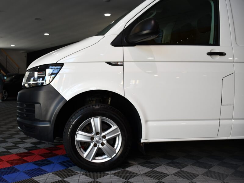 Volkswagen Transporter T6 2.0 TDI 150 DSG 3 portes Bluetooth Attelage Vebasto Front Régulateur JA 16