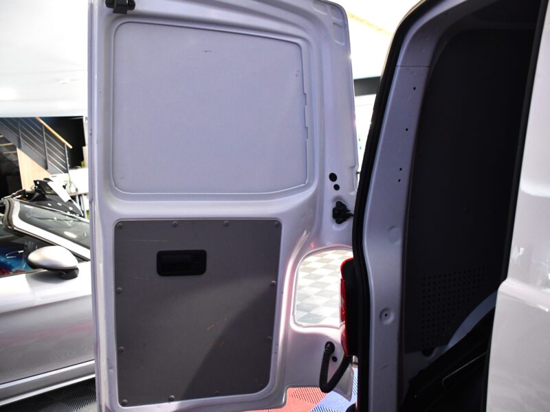 Volkswagen Transporter T6 2.0 TDI 150 DSG 3 portes Bluetooth Attelage Vebasto Front Régulateur JA 16