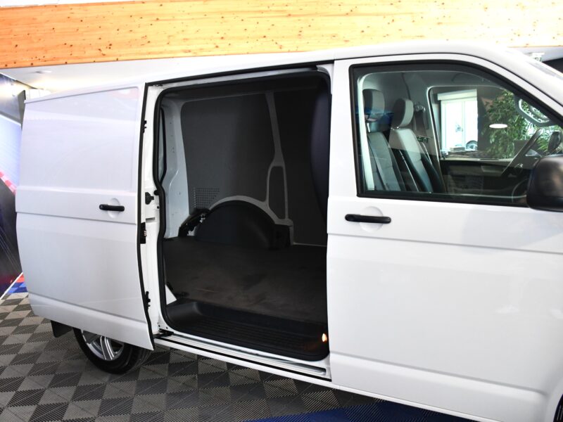 Volkswagen Transporter T6 2.0 TDI 150 DSG 3 portes Bluetooth Attelage Vebasto Front Régulateur JA 16