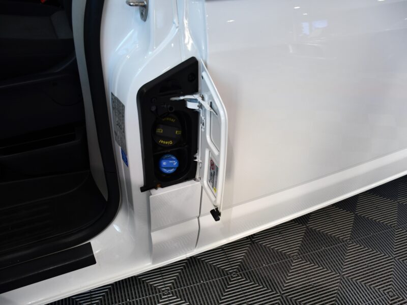 Volkswagen Transporter T6 2.0 TDI 150 DSG 3 portes Bluetooth Attelage Vebasto Front Régulateur JA 16