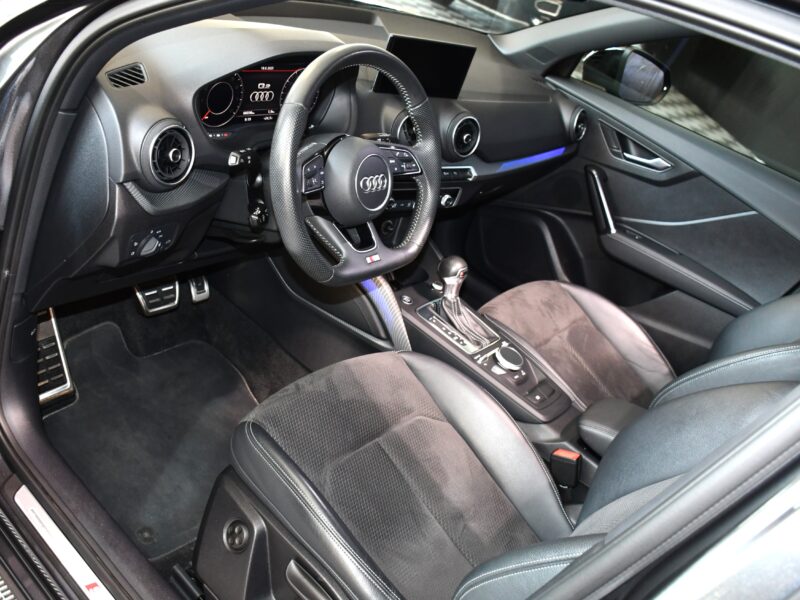 Audi Q2 S-Line 35 TFSI 150 S-Tronic GPS Virtual Pré Sense ACC TO Attelage Car Play Lane JA 19 Audi Sport