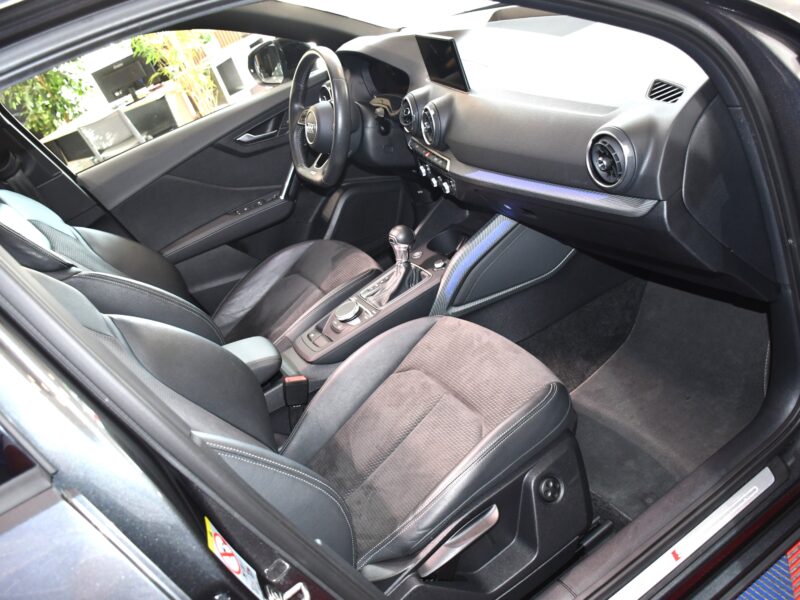 Audi Q2 S-Line 35 TFSI 150 S-Tronic GPS Virtual Pré Sense ACC TO Attelage Car Play Lane JA 19 Audi Sport
