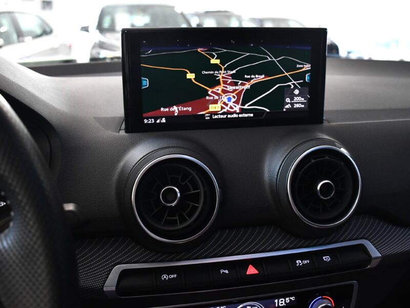 Audi Q2 S-Line 35 TFSI 150 S-Tronic GPS Virtual Pré Sense ACC TO Attelage Car Play Lane JA 19 Audi Sport