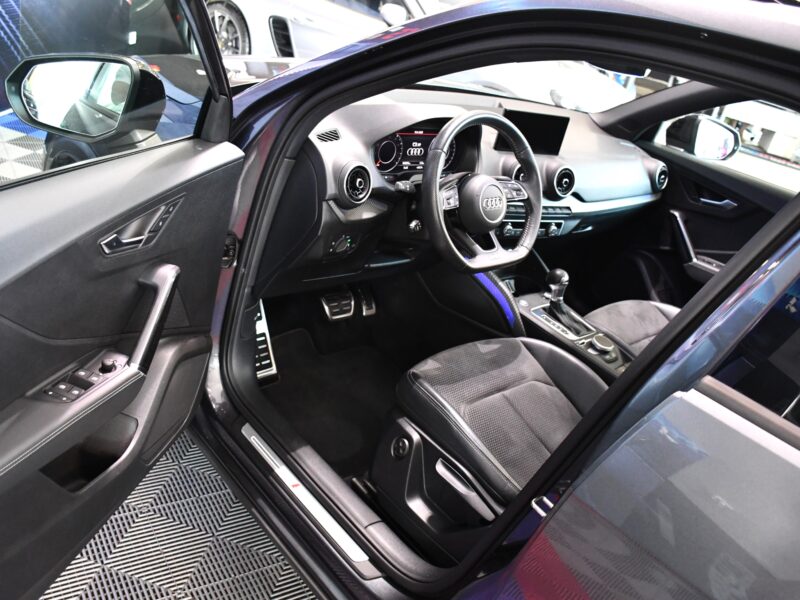 Audi Q2 S-Line 35 TFSI 150 S-Tronic GPS Virtual Pré Sense ACC TO Attelage Car Play Lane JA 19 Audi Sport