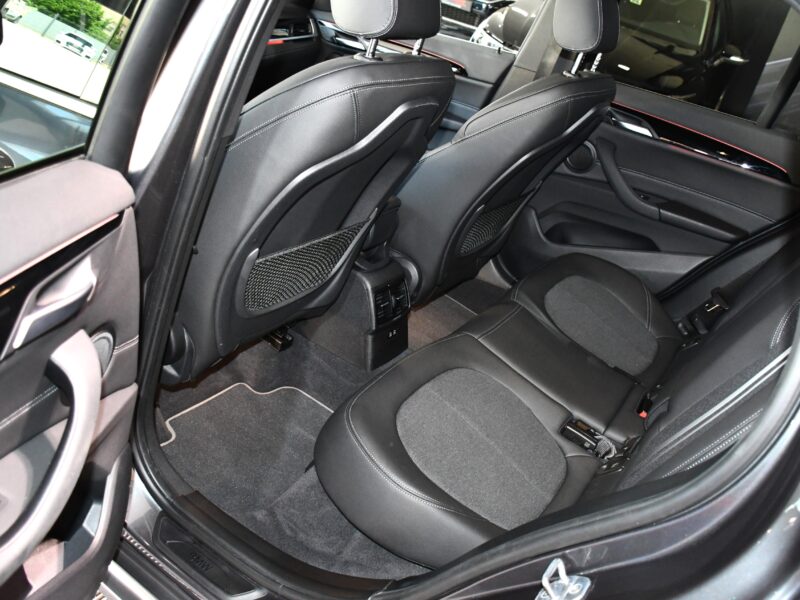 BMW X1 Sport 18DA X-Drive 150 BVA GPS Hayon Attelage Affichage Tête Haute Semi Cuir LED JA 18
