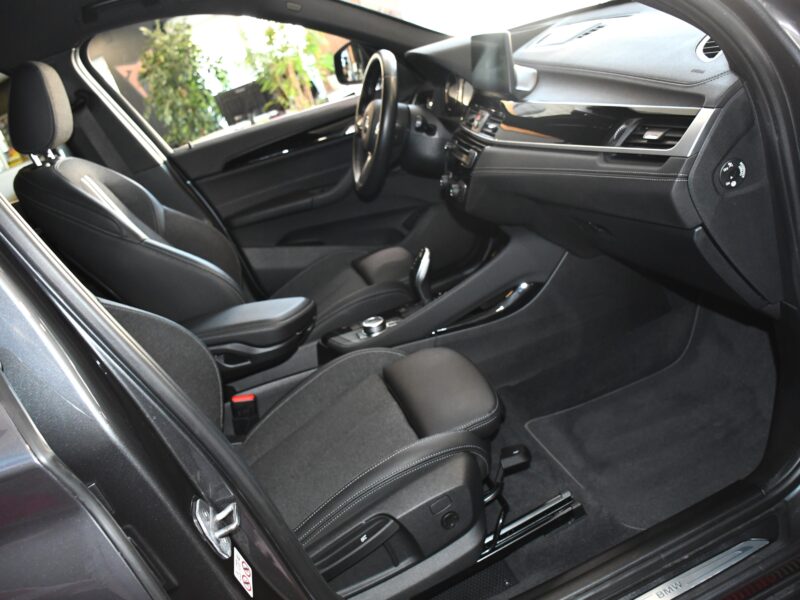 BMW X1 Sport 18DA X-Drive 150 BVA GPS Hayon Attelage Affichage Tête Haute Semi Cuir LED JA 18