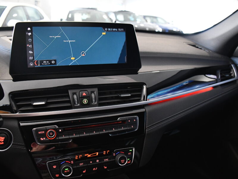 BMW X1 Sport 18DA X-Drive 150 BVA GPS Hayon Attelage Affichage Tête Haute Semi Cuir LED JA 18