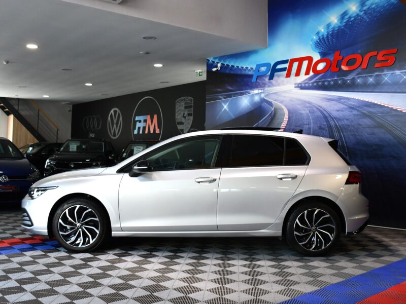 Volkswagen Golf 8 Life 1.5 TSI 150 BVM6 Car Play TO Lane ACC Front IQ Light Volant Chauffant JA 17