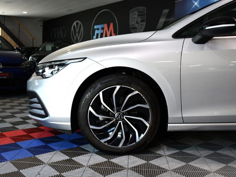 Volkswagen Golf 8 Life 1.5 TSI 150 BVM6 Car Play TO Lane ACC Front IQ Light Volant Chauffant JA 17