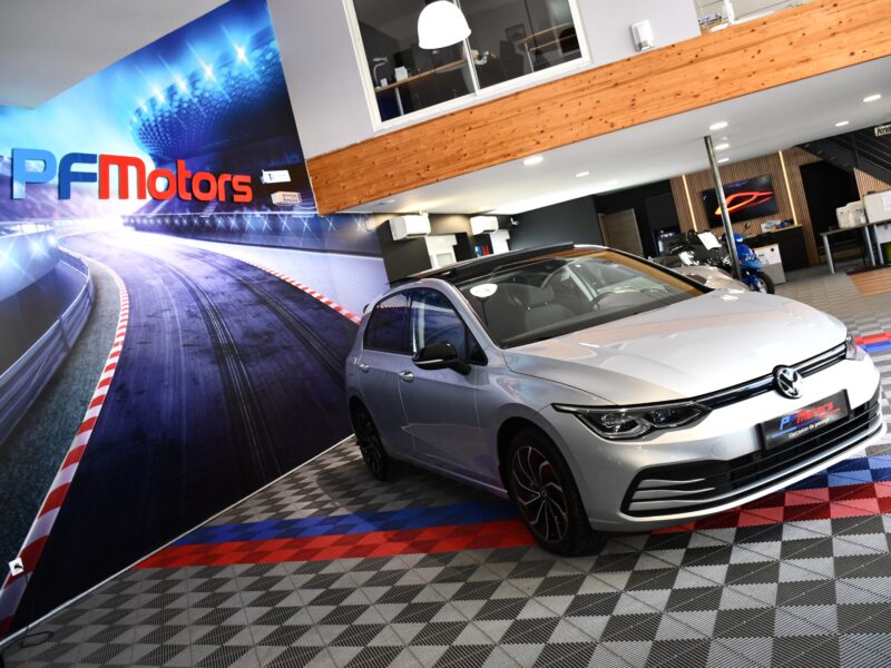 Volkswagen Golf 8 Life 1.5 TSI 150 BVM6 Car Play TO Lane ACC Front IQ Light Volant Chauffant JA 17