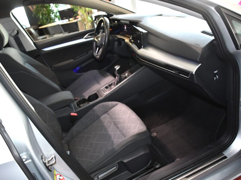 Volkswagen Golf 8 Life 1.5 TSI 150 BVM6 Car Play TO Lane ACC Front IQ Light Volant Chauffant JA 17