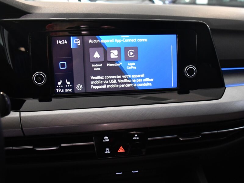 Volkswagen Golf 8 Life 1.5 TSI 150 BVM6 Car Play TO Lane ACC Front IQ Light Volant Chauffant JA 17