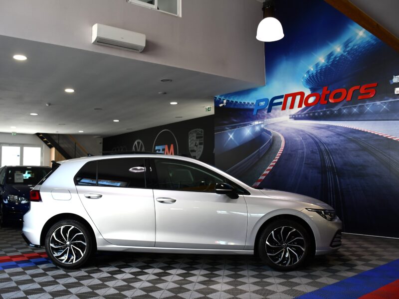 Volkswagen Golf 8 Life 1.5 TSI 150 BVM6 Car Play TO Lane ACC Front IQ Light Volant Chauffant JA 17