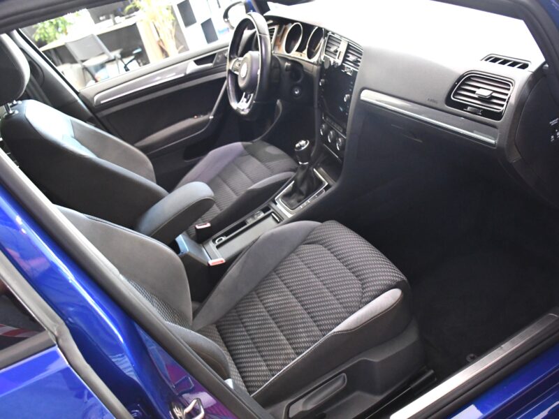 Volkswagen Golf 7 Facelift R-Line 1.4 TSI 150 BVM6 Bluetooth Régulateur Alcantara Auto Hold JA 17