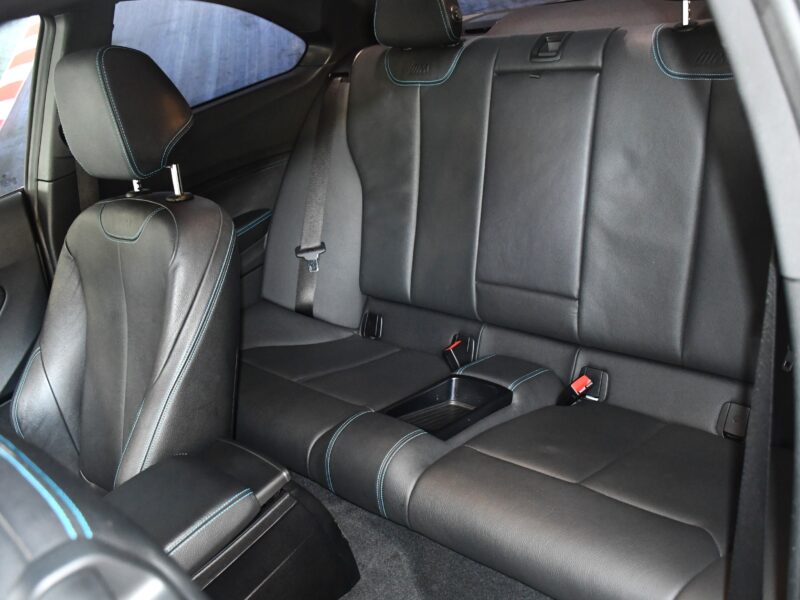 BMW M2 Coupé I 370 M DKG GPS Échappement M-Performance Harman Kardon LED Cuir Régulateur JA 19