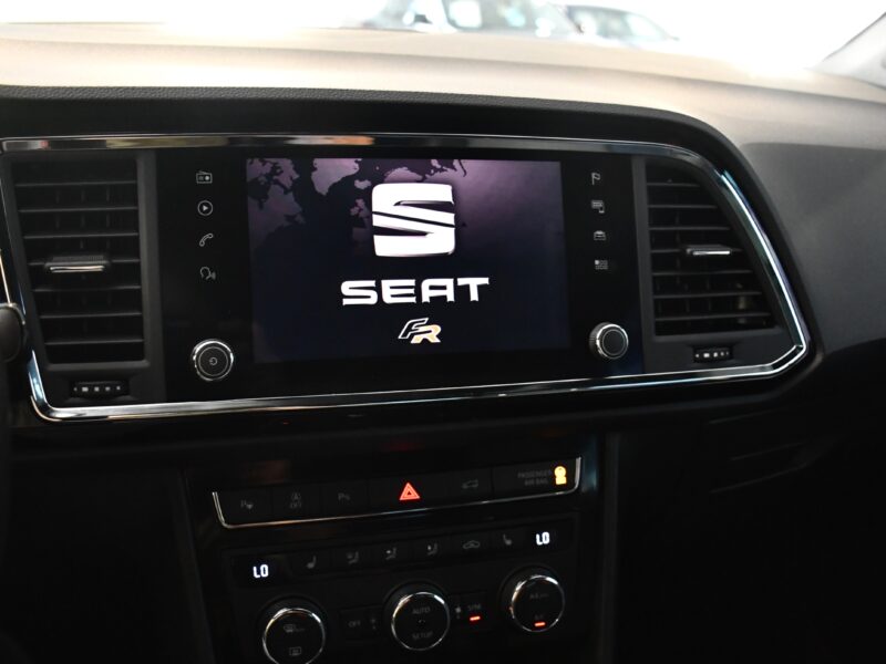 Séat Ateca FR 2.0 TDI 150 DSG 4Drive GPS Virtual ACC Cuir Hayon Attelage Parc Assist Caméra JA 18