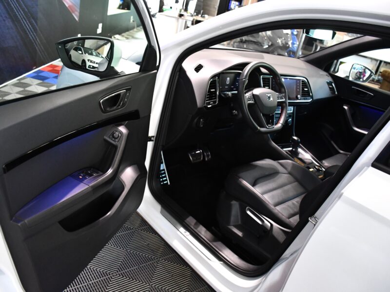 Séat Ateca FR 2.0 TDI 150 DSG 4Drive GPS Virtual ACC Cuir Hayon Attelage Parc Assist Caméra JA 18